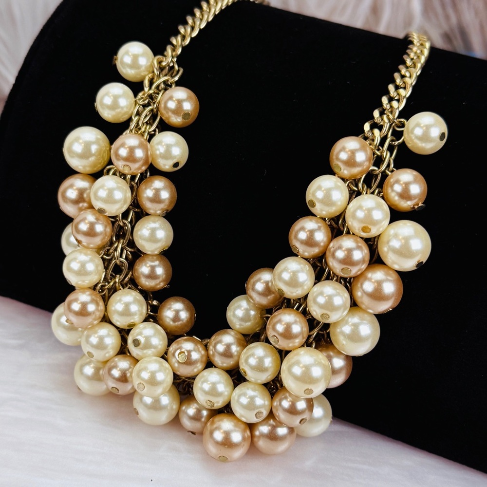 Beautiful, vintage goldtone and faux pearl, cha-cha costume statement necklace